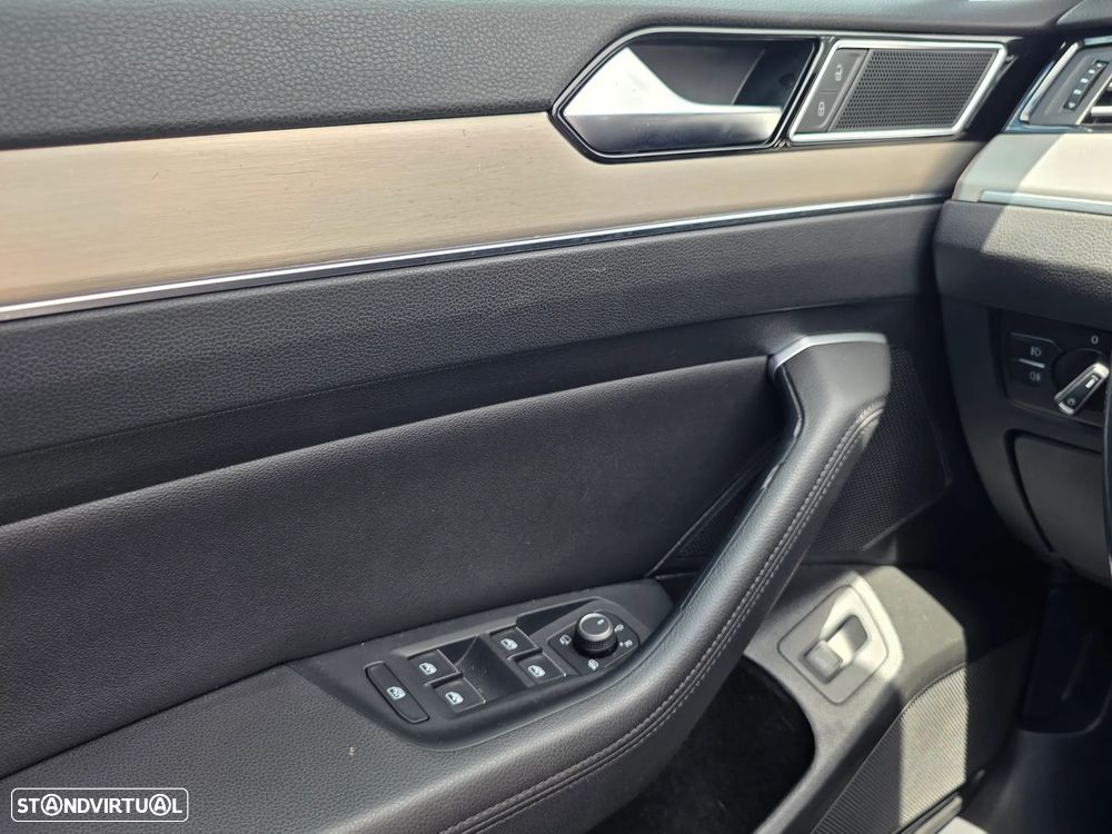 VW Passat Variant 1.6 TDI (BlueMotion ) Comfortline - 19