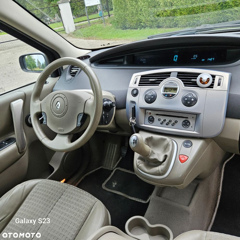 Renault Scenic 1.5 dCi Privilege - 26