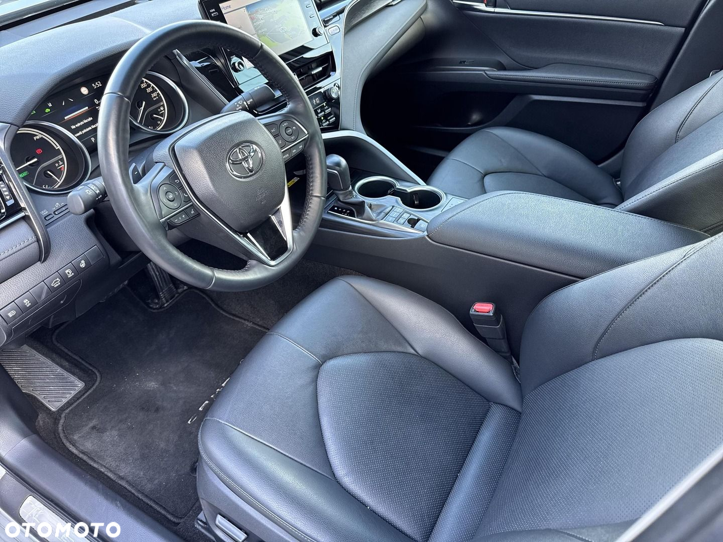 Toyota Camry 2.5 Hybrid Executive CVT - 13
