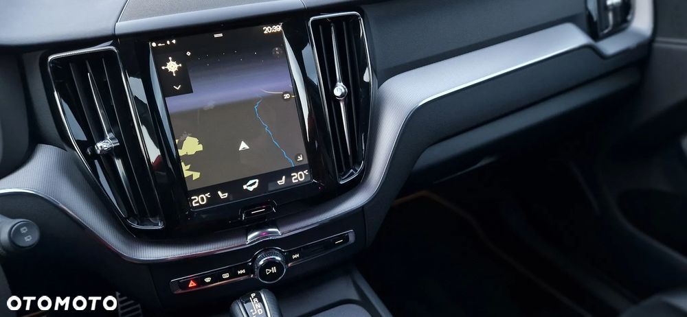 Volvo XC 60 T5 GPF AWD R-Design - 23