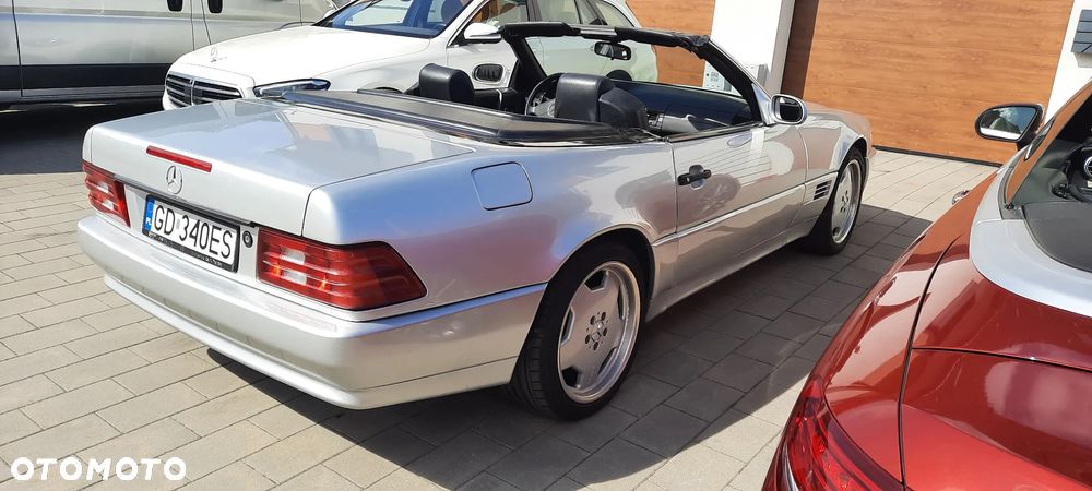 Mercedes-Benz SL - 32