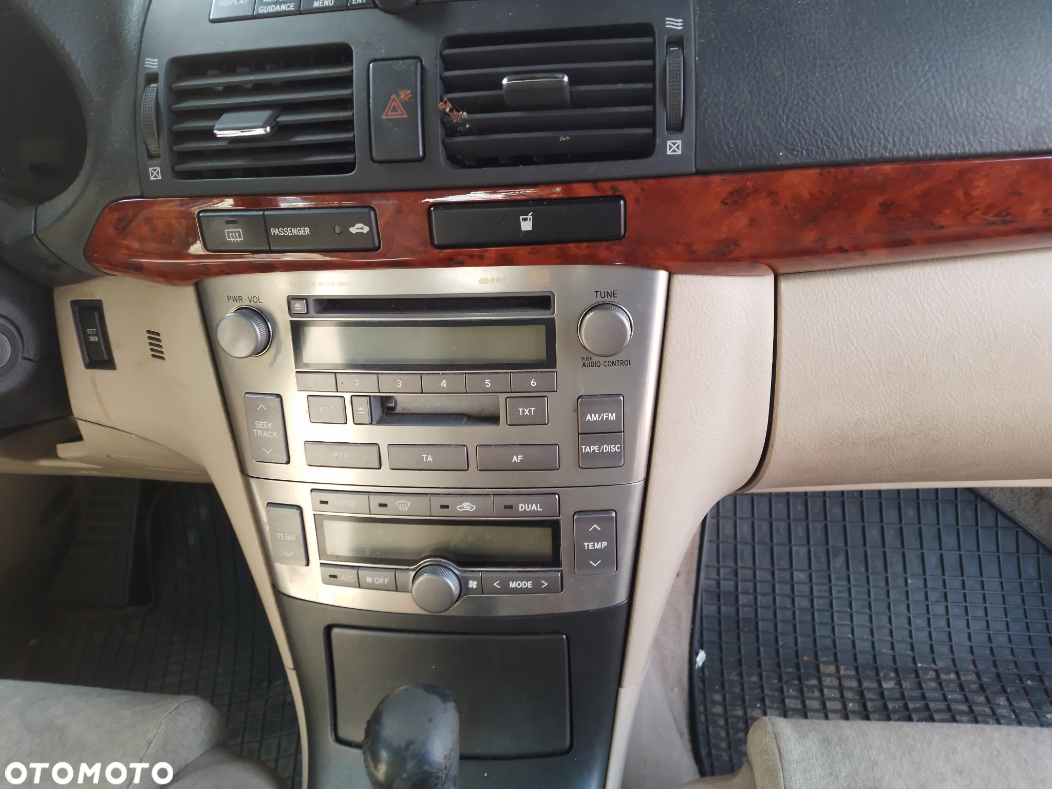 TOYOTA AVENSIS T25 03-06 2.4 KLAPKA WLEWU PALIWA 8P4 - 33