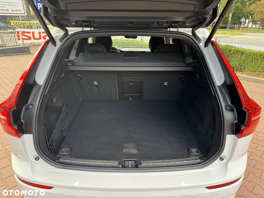 Volvo XC 60 D4 SCR AWD R-Design - 17