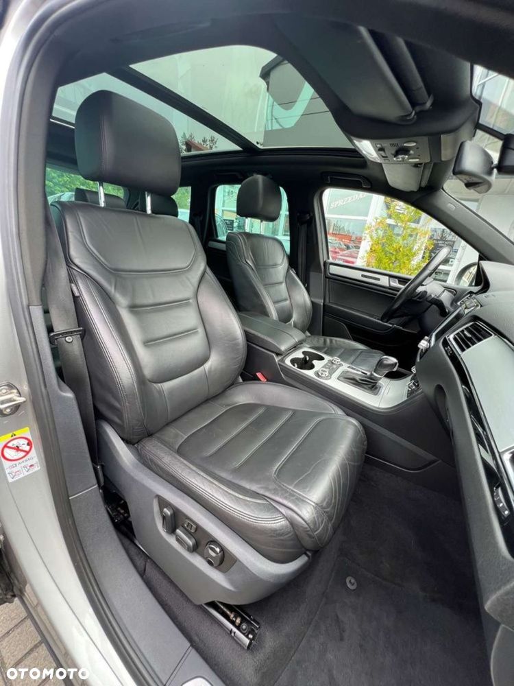 Volkswagen Touareg 3.0 Hybrid 4Motion Automatik - 7