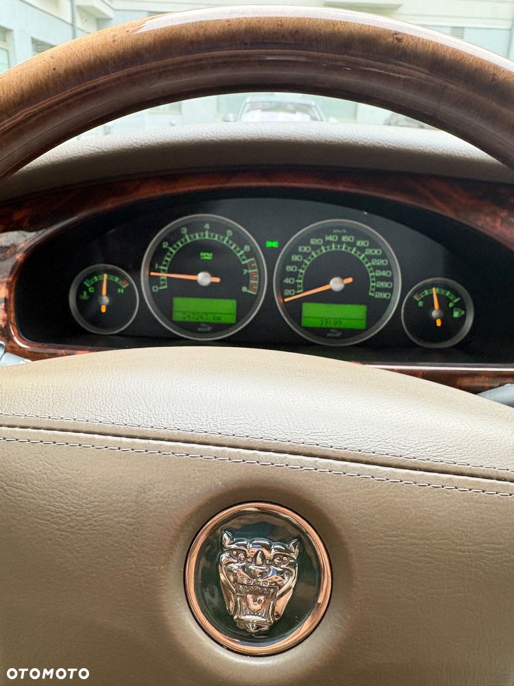 Jaguar S-Type 4.2 V8 - 4