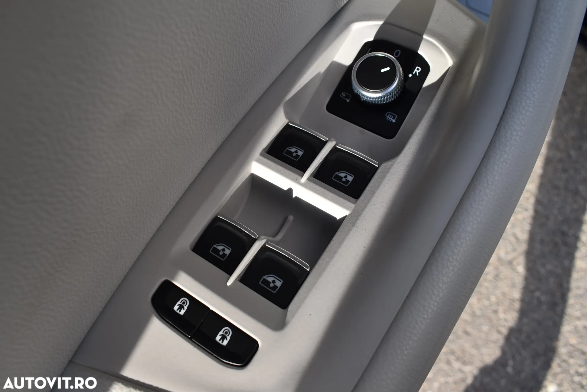 Volkswagen Touareg V6 TDI 4MOTION Elegance - 10