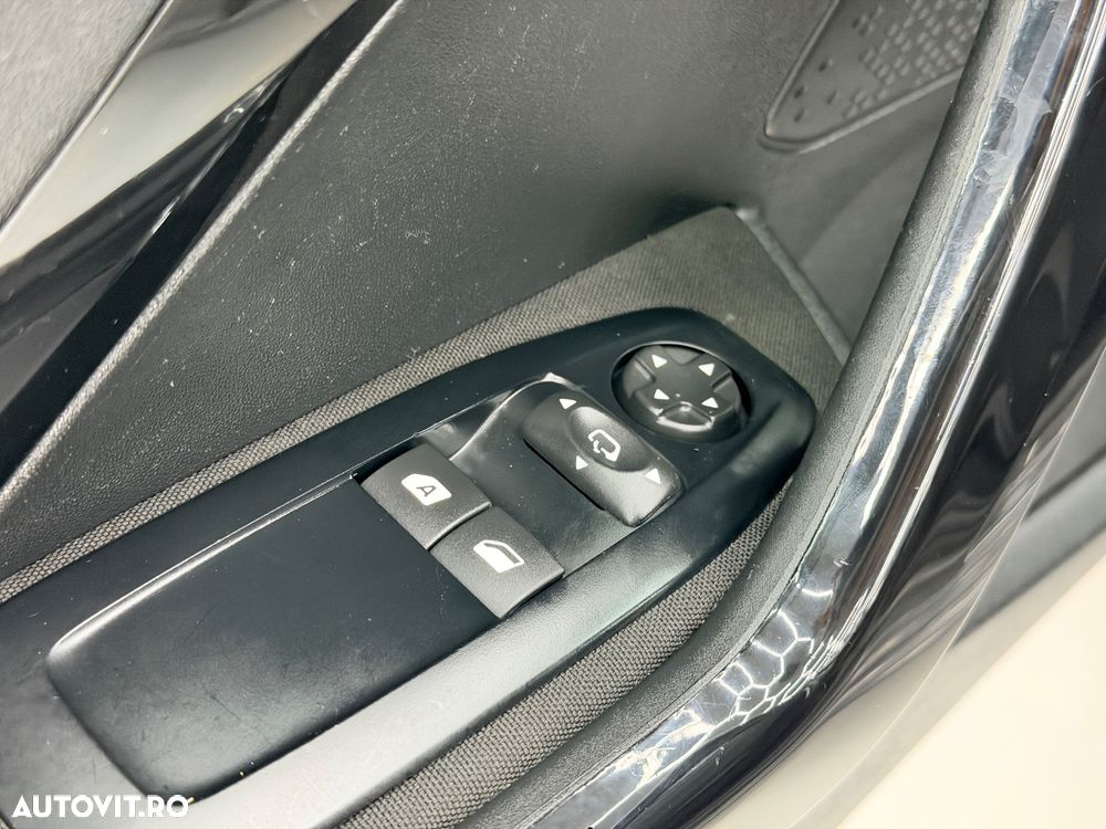 Peugeot 208 PureTech 82 Style - 12