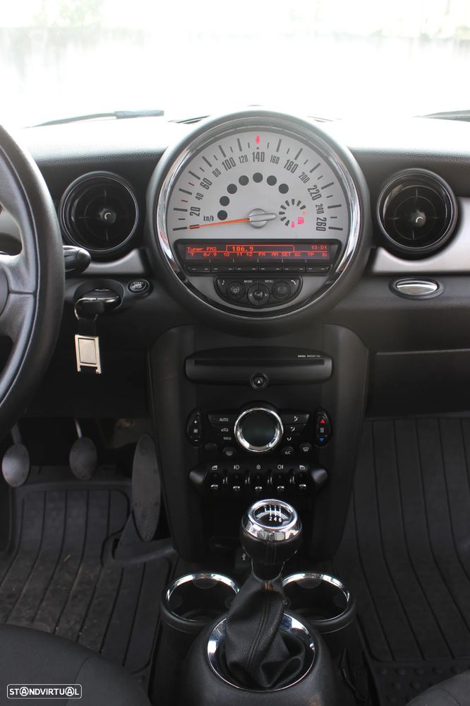 MINI 3 Portas One D - 8