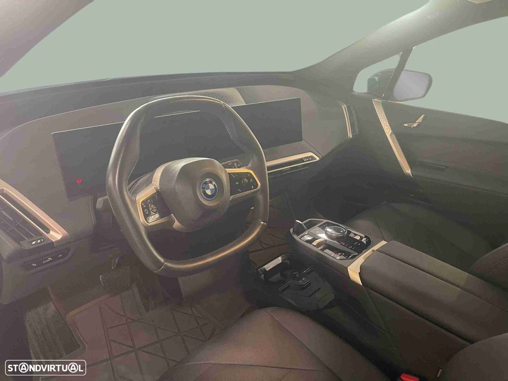 BMW iX xDrive 40 Pack Desportivo - 7