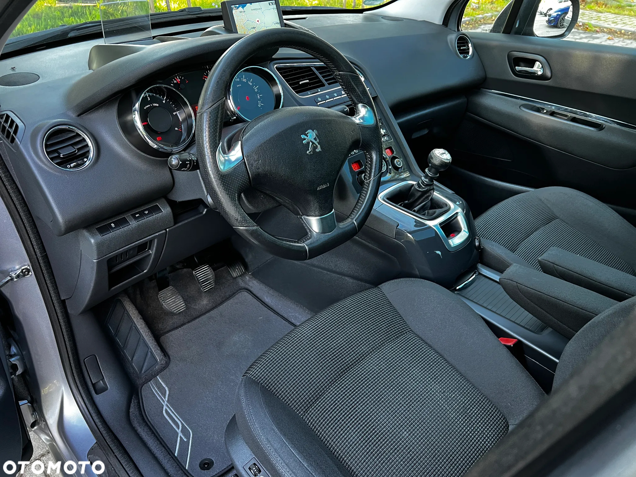 Peugeot 5008 - 8