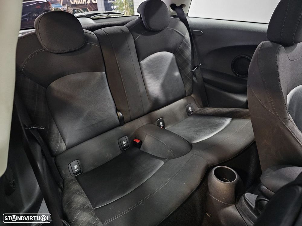 MINI 3 Portas Cooper D - 11