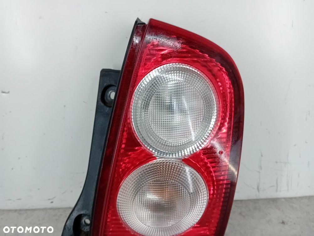 LAMPA TYLNA PRAWA NISSAN MICRA III K12 HATCHBACK 5D - 3