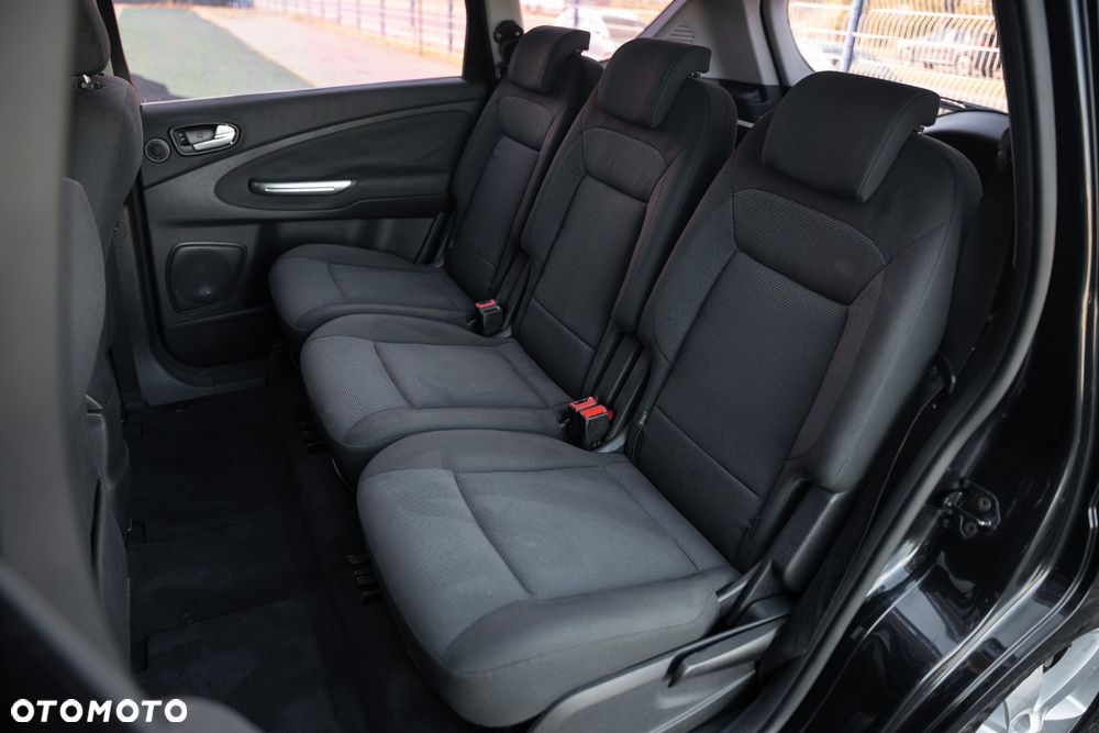 Ford S-Max 2.0 Titanium - 36
