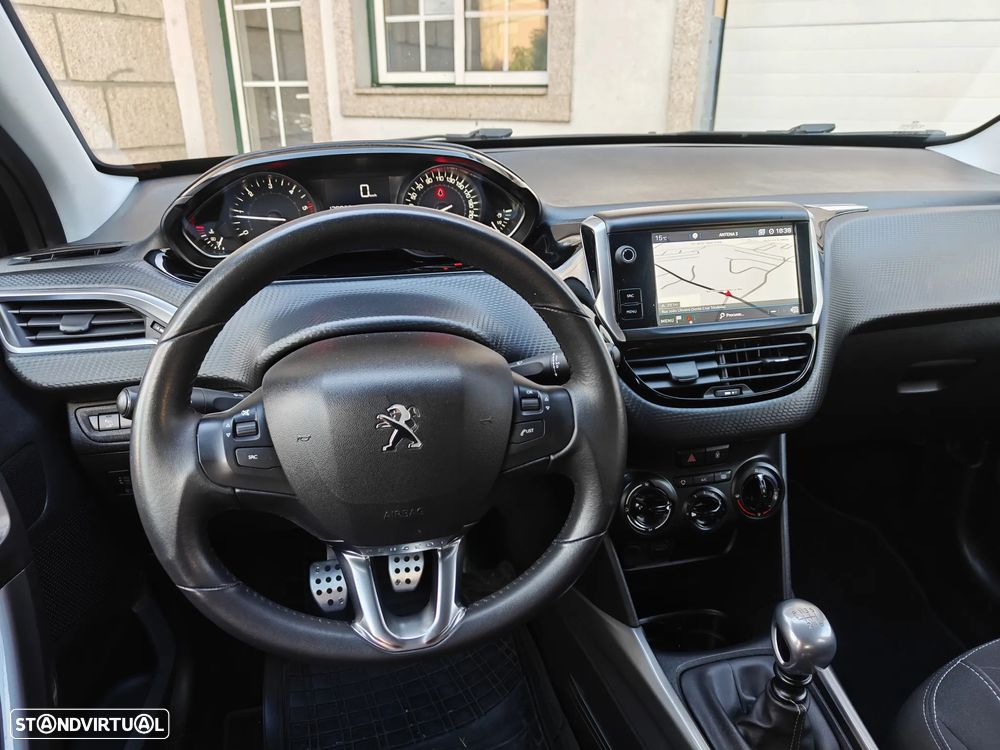 Peugeot 2008 1.5 BlueHDi Style - 15