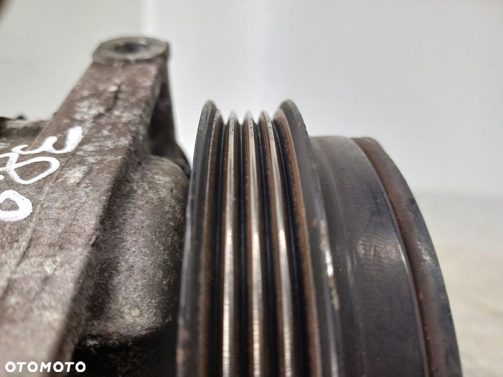 POMPA, SPRĘŻARKA KLIMATYZACJI SUBARU LEGACY III 2.0 16V - 6