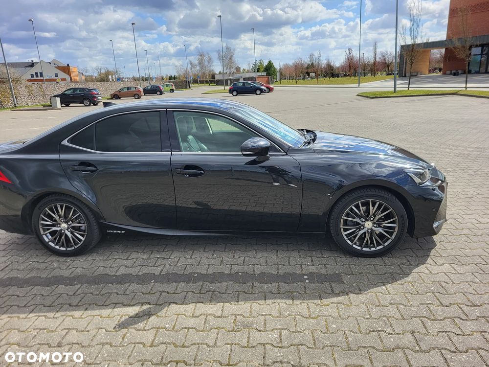 Lexus IS Business Edition - 3