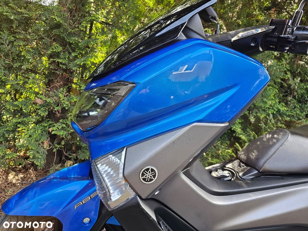 Yamaha NMAX - 10
