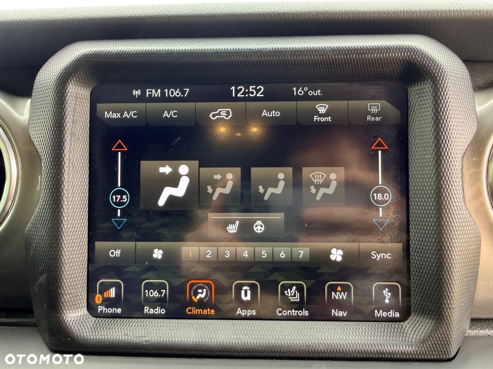 Jeep Wrangler Unlimited 3.6 Automatik Sahara - 34