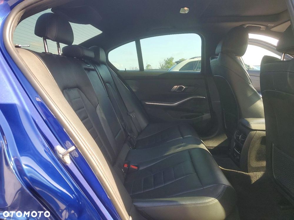 BMW Seria 3 330i xDrive Edition M Sport Shadow - 10