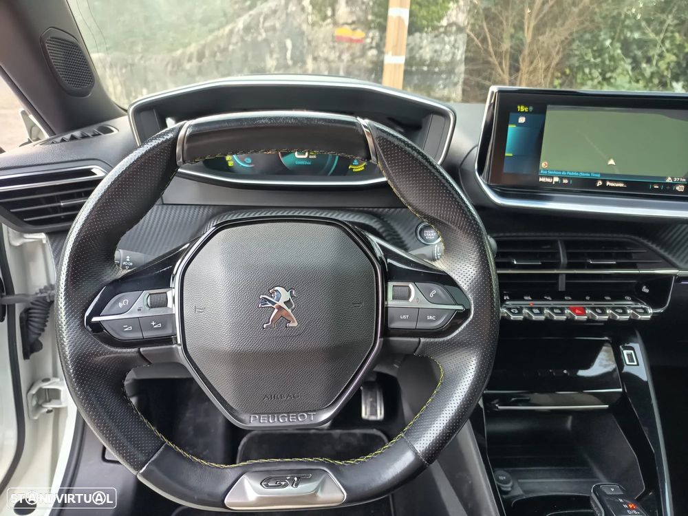 Peugeot e-2008 GT+ - 11