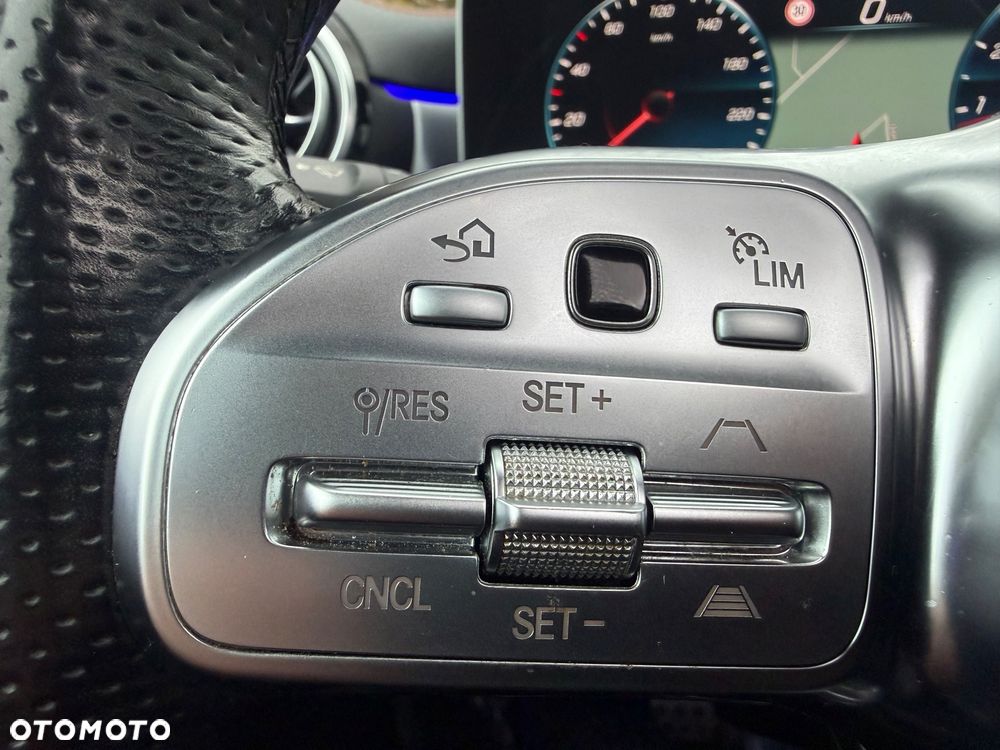 Mercedes-Benz CLA - 27