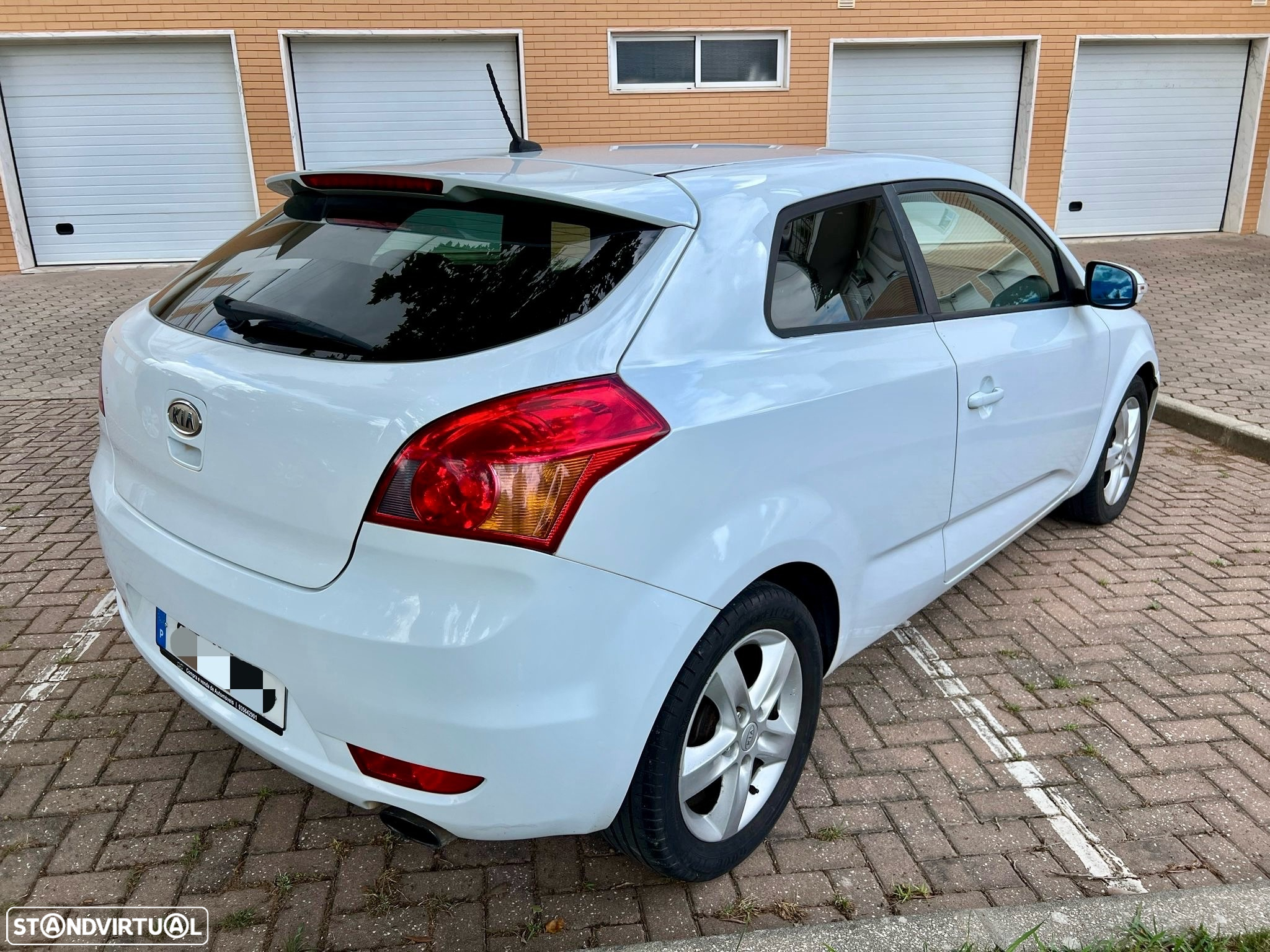 Kia Ceed S Coupé 1.6 CRDi EX - 9