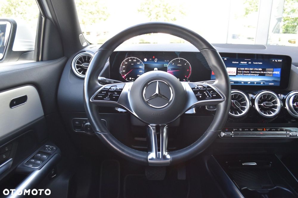 Mercedes-Benz GLA 220 d 4-Matic 8G-DCT - 12