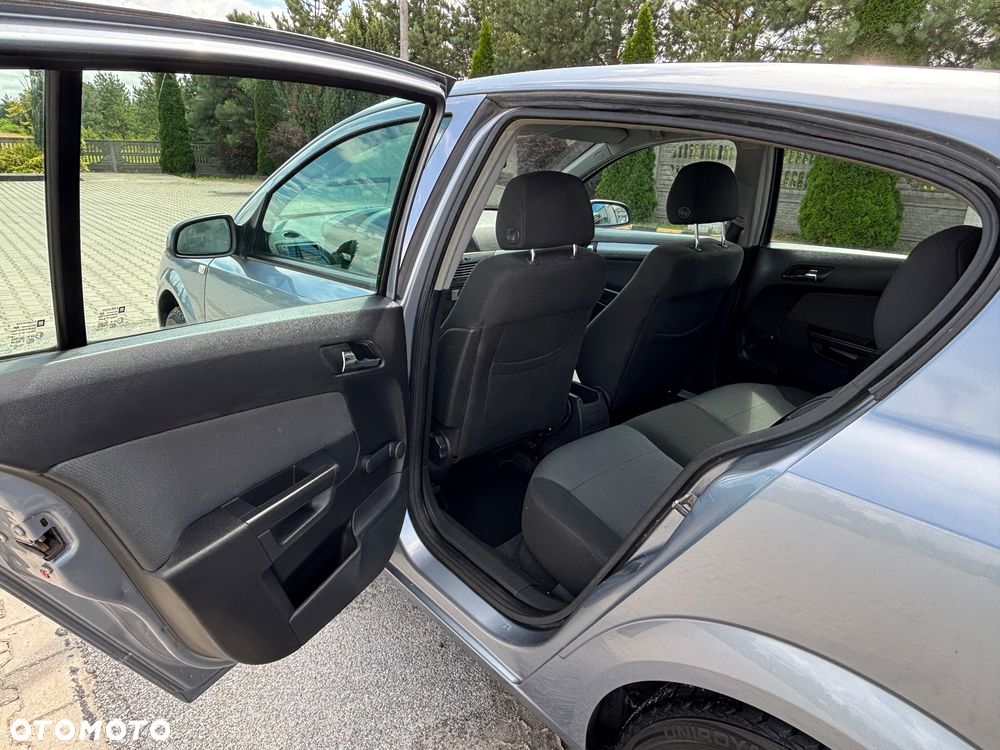 Opel Astra 1.4 Elegance - 27