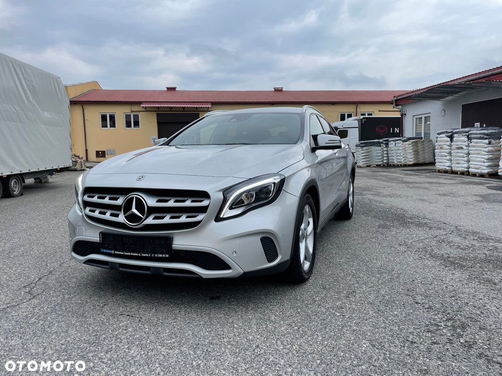 Mercedes-Benz GLA 200 d AMG Line - 6