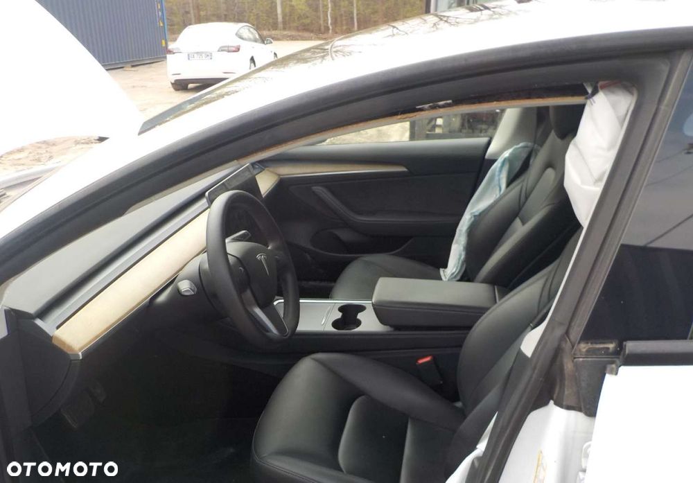 Tesla Model 3 - 19