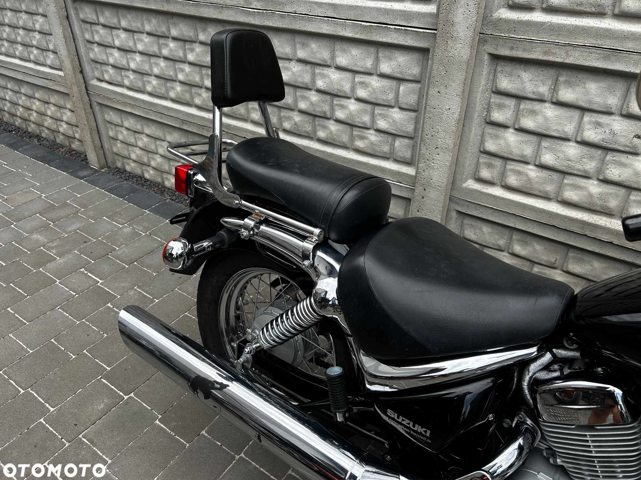 Suzuki Intruder - 10
