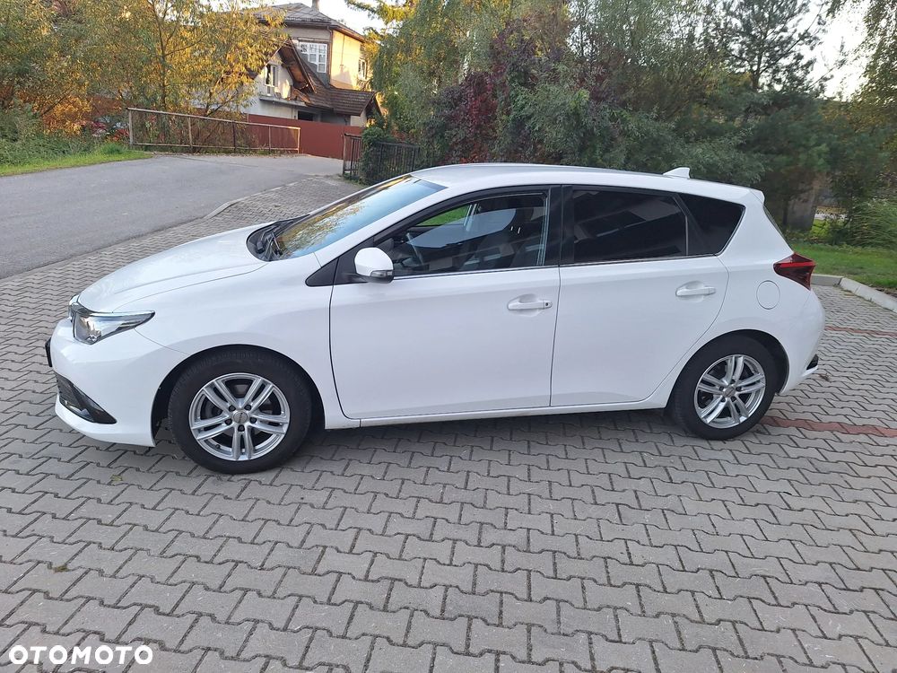 Toyota Auris - 15