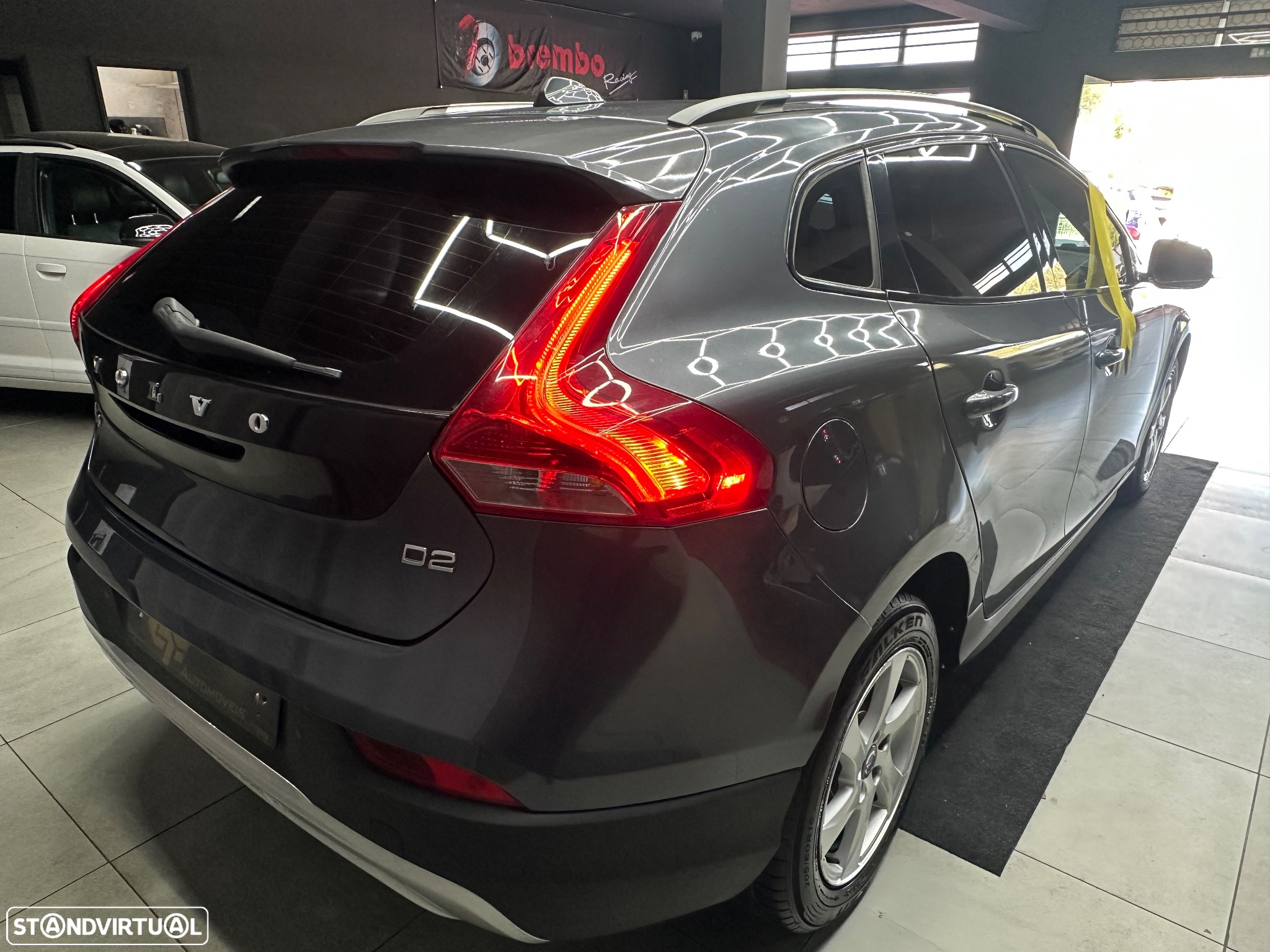 Volvo V40 Cross Country 1.6 D2 Momentum - 3