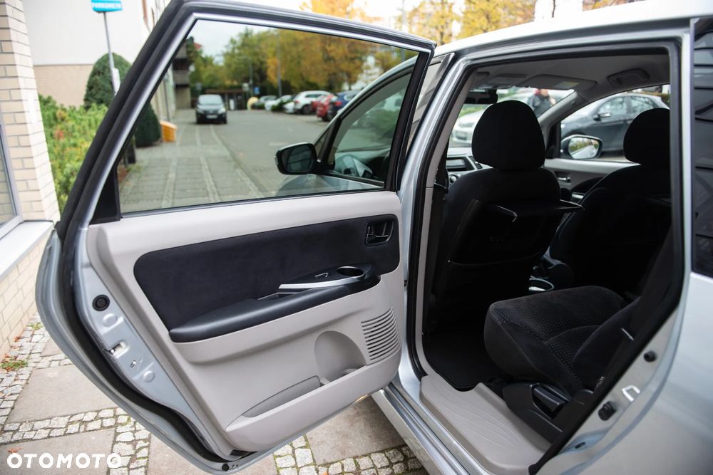 Mitsubishi Grandis 2.0 DI-D 6-Sitzer Intense - 20