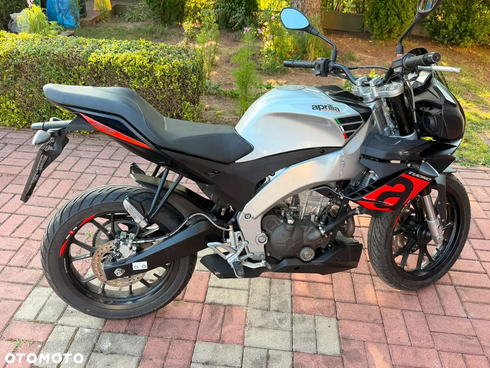 Aprilia Tuono - 10