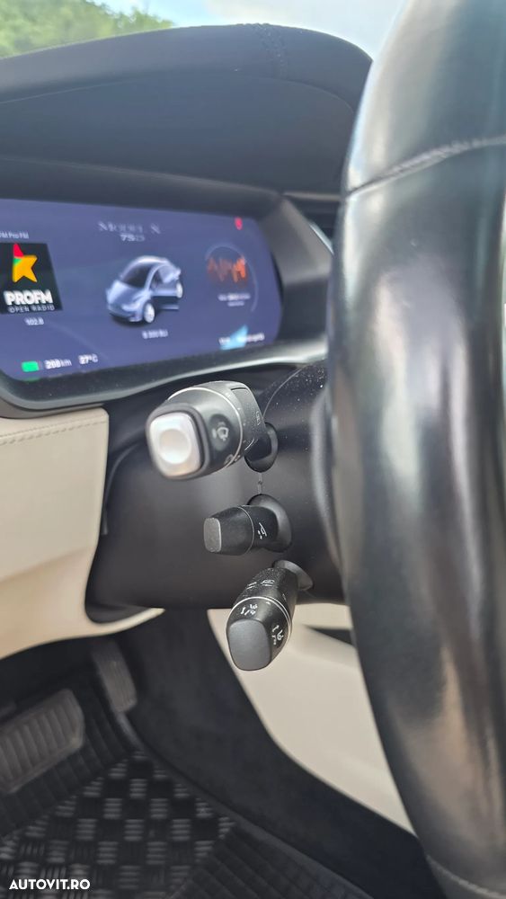 TESLA Model X 2018 — imagine 30