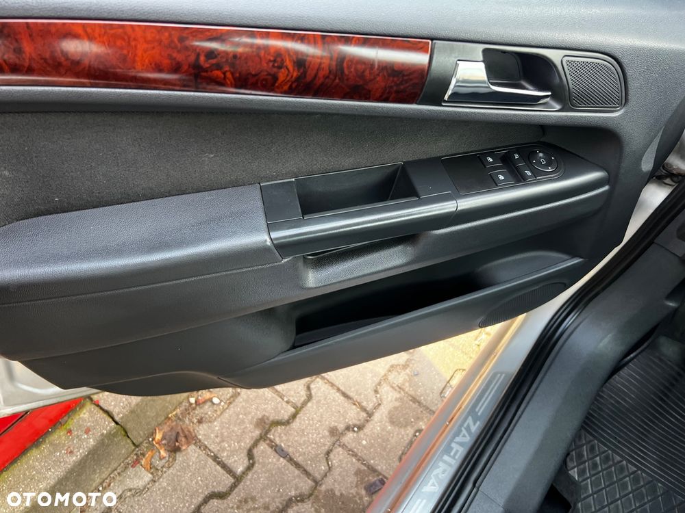 Opel Zafira 1.9 CDTI - 13