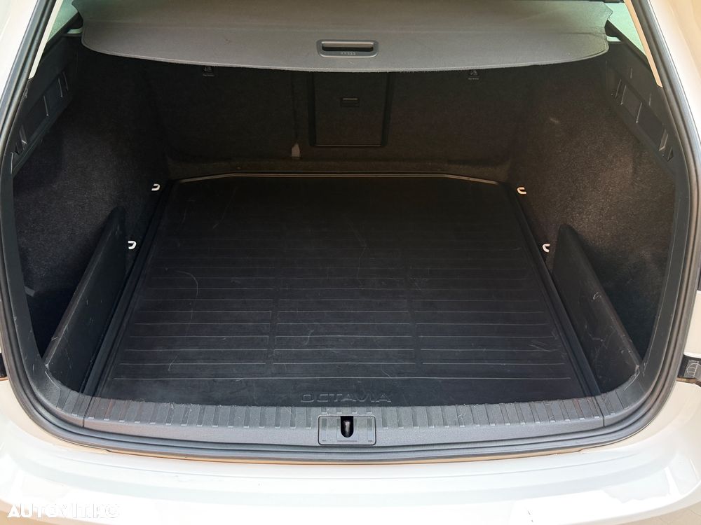 Skoda Octavia 2.0 TDI DSG Ambition - 13