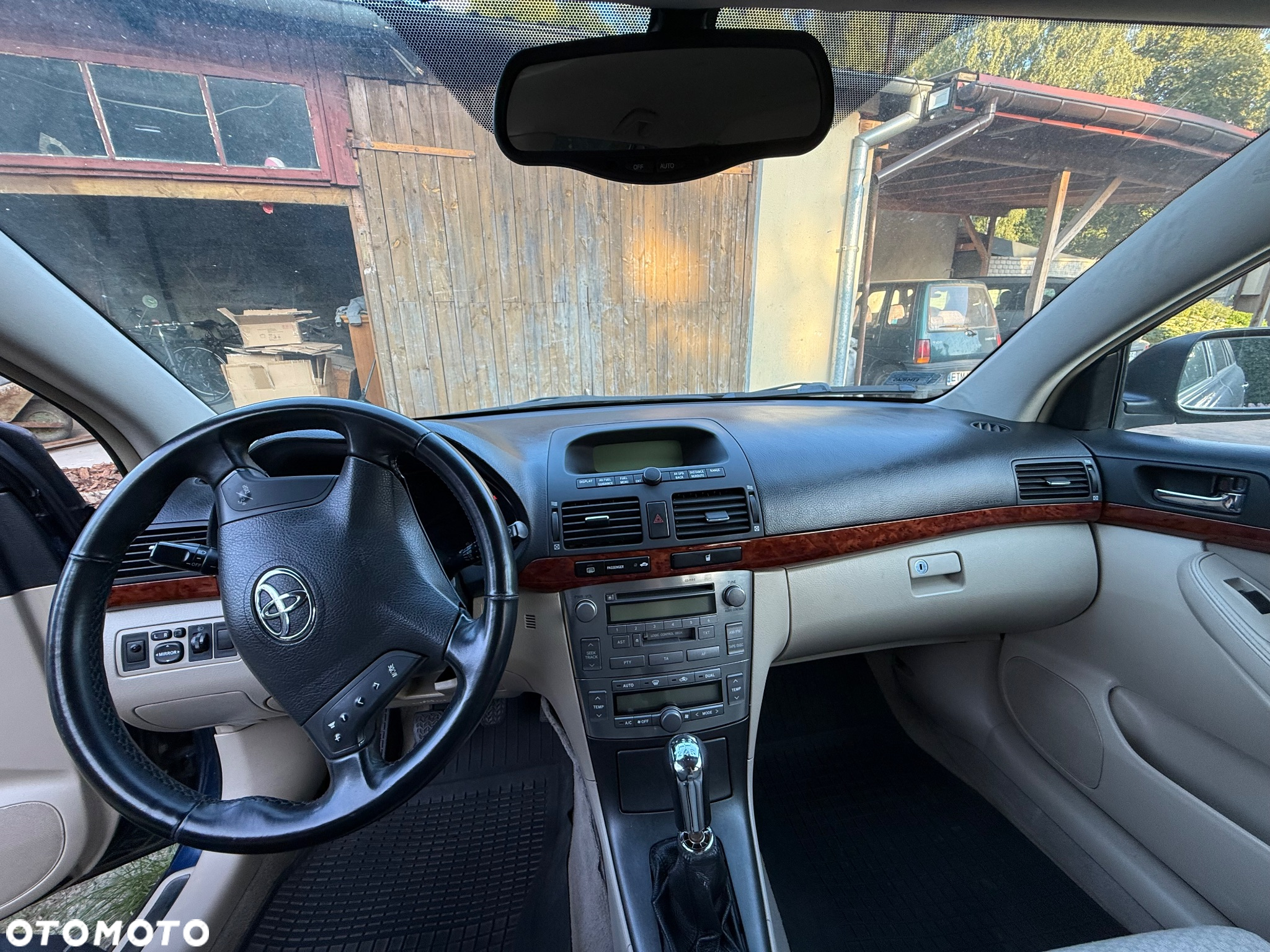 Toyota Avensis - 11