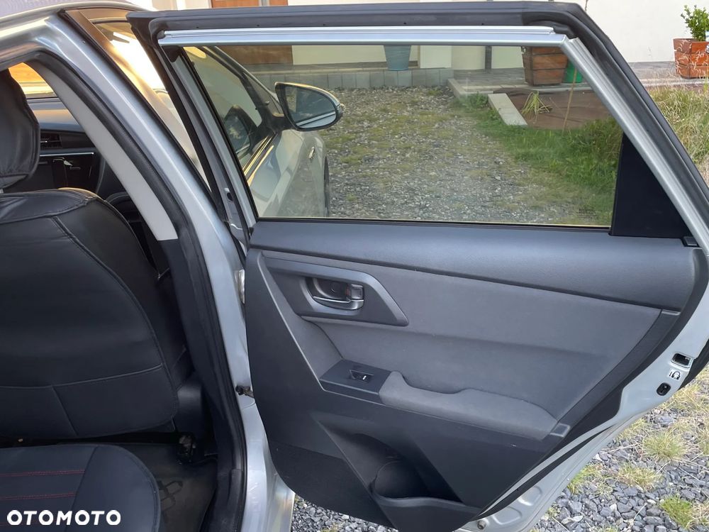 Toyota Auris 1.8 HSD Luna - 14