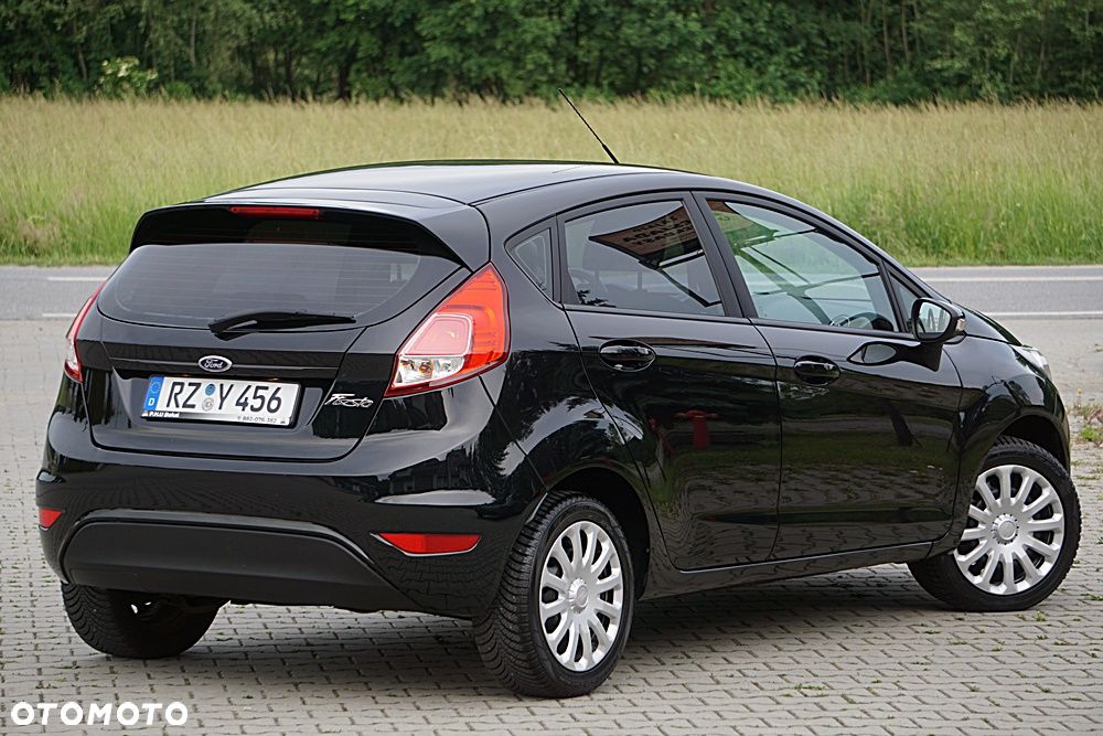 Ford Fiesta 1.25 Celebration - 12