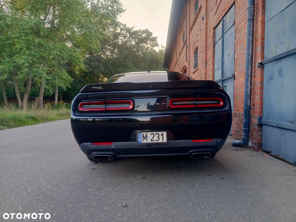 Dodge Challenger - 7