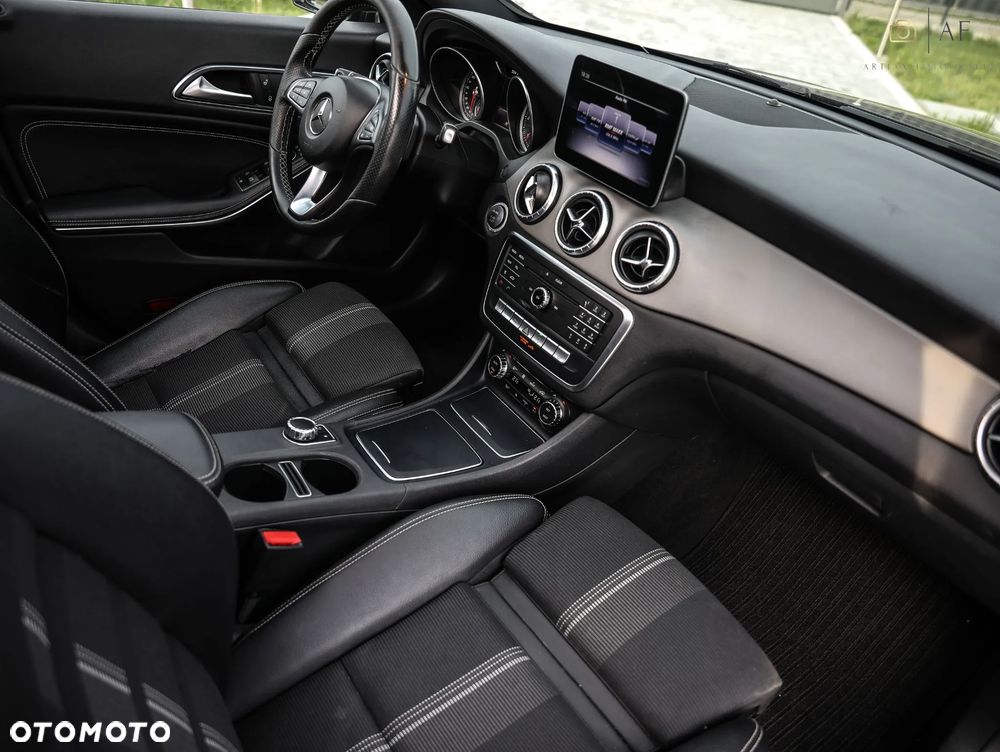 Mercedes-Benz CLA 200 (CDI) d 7G-DCT - 28