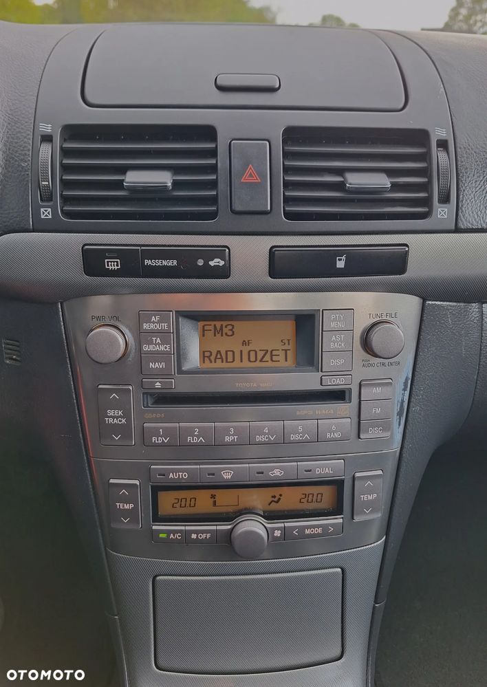 Toyota Avensis 2.2 D-4D Prestige - 24