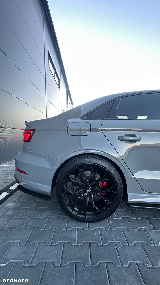Audi RS3 Limousine - 14