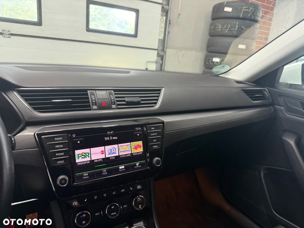 Skoda Superb 2.0 TDI DSG Premium Edition - 23