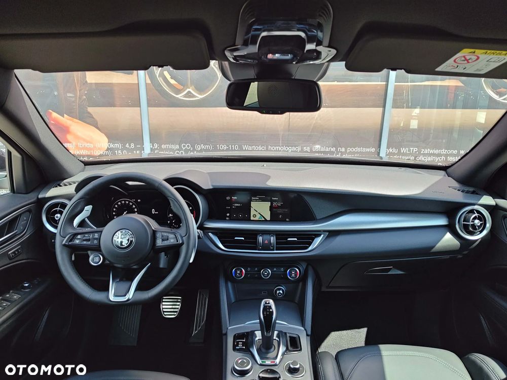 Alfa Romeo Stelvio 23 - 13