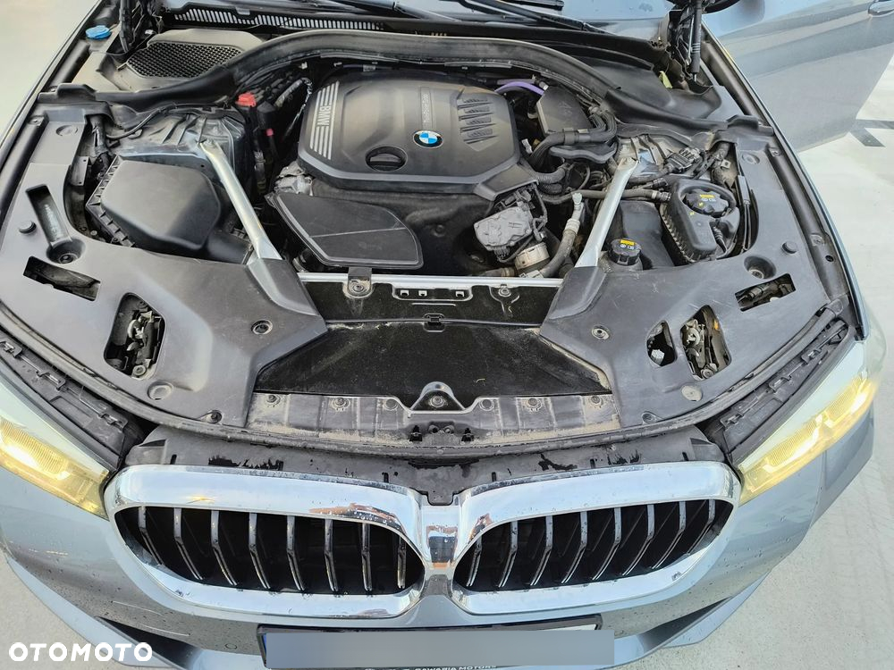 BMW Seria 5 520d xDrive - 17