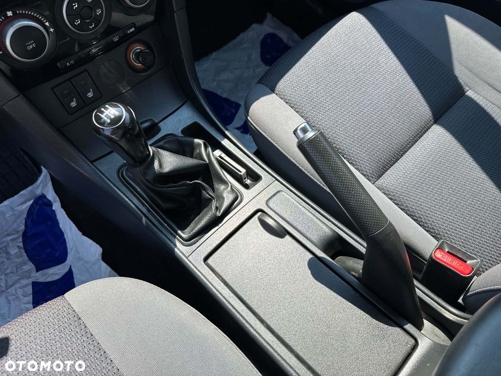 Mazda 3 1.6 Exclusive + - 21