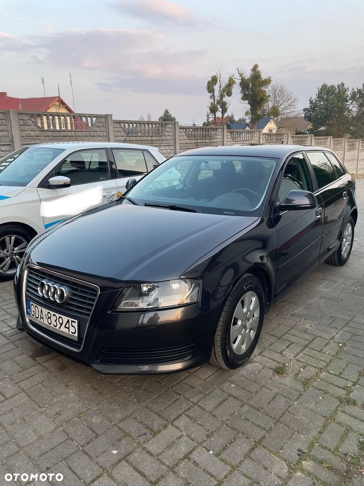 Audi A3 Sportback 1.6 TDI DPF Ambition - 4